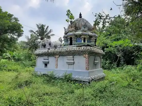 Arulmigu Ayyanar Temple, Sembathaniruppu, Sempadthaniruppu - 609103 Arulmigu Ayyanar Temple, Sembathaniruppu, Sirkazhi - 609103, Mayiladuthurai - Ancient Temple Architecture and History Image 3