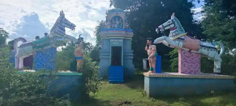 Arulmigu Ayyanar Temple, Sengulipatti - 630555 Arulmigu Ayyanar Temple, Sengulipatti - 630555, Sivagangai - Ancient Temple Architecture and History Image 4