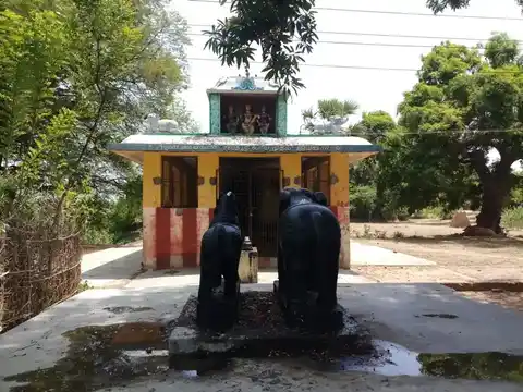 Arulmigu Ayyanar Temple, Seniyaperamur, Seniyaperamur - 613204 அருள்மிகு அய்யனார் திருக்கோயில், Seniyaperamur, Seniyaperamur - 613204, Thanjavur - Ancient Temple Architecture and History Image 3