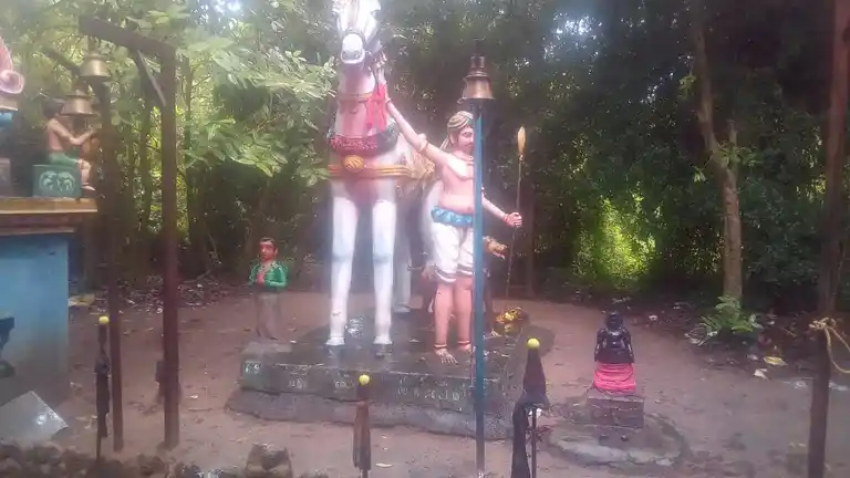 Arulmigu Ayyanar Temple, Silupanoor - 621730 Arulmigu Ayyanar Temple, Silupanoor, Silupanoor - 621730, Ariyalur - Ancient Temple Architecture and History Image 3