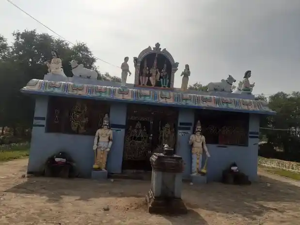 Arulmigu Ayyanar Temple, Sirukadambur - 621716 அருள்மிகு அய்யனார் திருக்கோயில், சிறுகடம்பூர் - 621716, Ariyalur - Ancient Temple Architecture and History Image 3