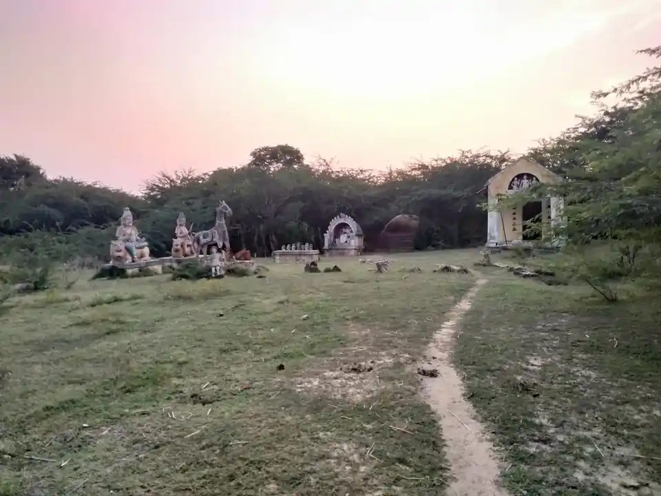 Arulmigu Ayyanar Temple, Siruvalur - 621704 Arulmigu Ayyanar Temple,  - 621704, Ariyalur - Ancient Temple Architecture and History Image 2