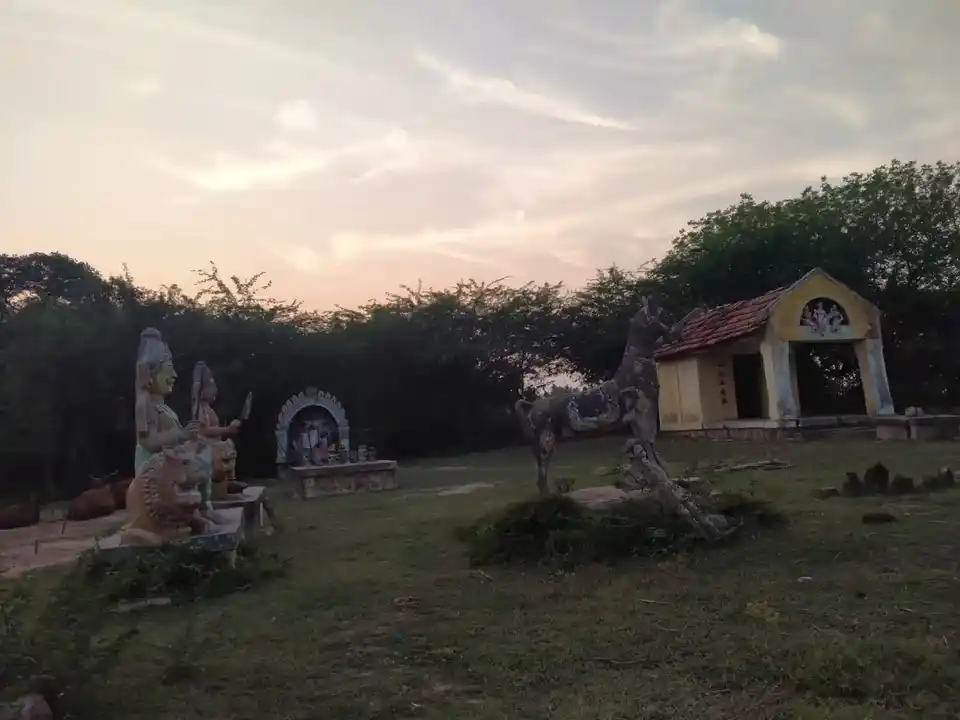 Arulmigu Ayyanar Temple, Siruvalur - 621704 Arulmigu Ayyanar Temple,  - 621704, Ariyalur - Ancient Temple Architecture and History Image 4