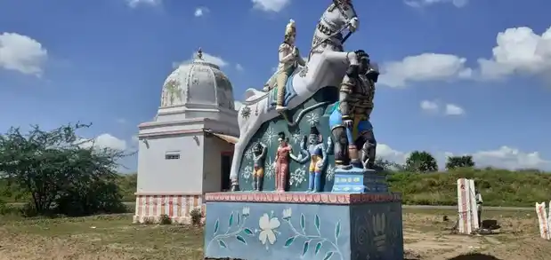 Arulmigu Ayyanar Temple, Solaikavundanpatti, Solaikavundanpatti - 626002 அருள்மிகு அய்யனார் திருக்கோயில், சோலைக்கவுண்டன்பட்டி, சோலைக்கவுண்டன்பட்டி - 626002, Virudhunagar - Ancient Temple Architecture and History Image 5