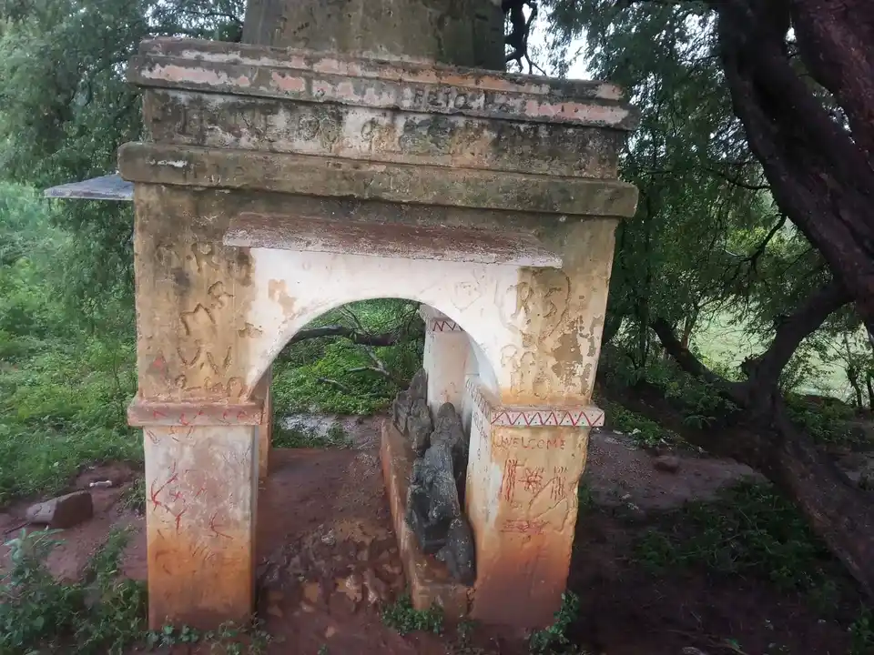 Arulmigu Ayyanar Temple, Solankuruni - 625022 அய்யனார் கோயில், Solankuruni - 625022, Madurai - Ancient Temple Architecture and History Image 5