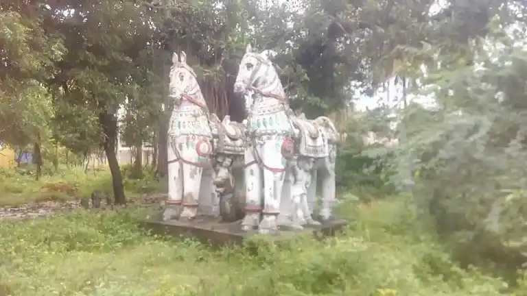 Arulmigu Ayyanar Temple, T.V.Puthur - 606110 அருள்மிகு அய்யனார் பிடாரி திருக்கோயில், T.V.Puthur - 606110, Cuddalore - Ancient Temple Architecture and History Image 2