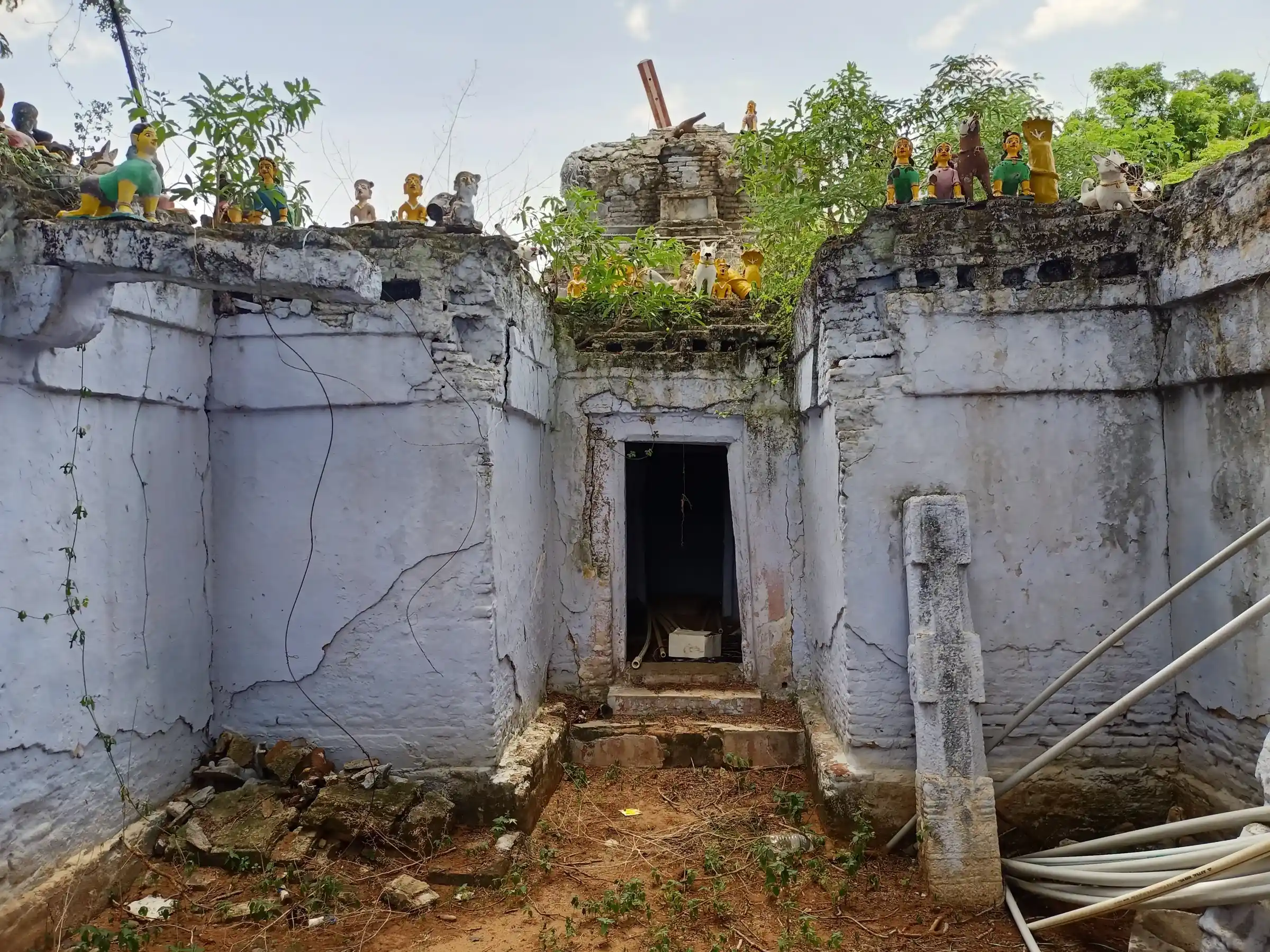 Arulmigu Ayyanar Temple, Usilampatti - 625532