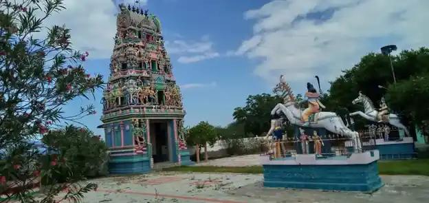 Arulmigu Ayyanar Temple, Uthayakudi - 623705 அருள்மிகு. அய்யனார் திருக்கோயில், Uthayakudi - 623705, Ramanathapuram - Ancient Temple Architecture and History Image 2