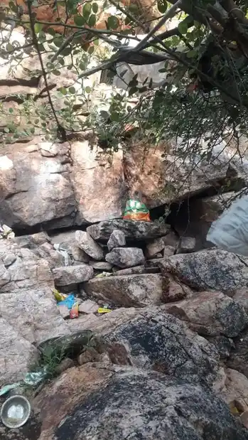 Arulmigu Ayyanar Temple, Uthupatti - 628503 அருள்மிகு அய்யனார் திருக்கோயில், Uthupatti - 628503, Thoothukudi - Ancient Temple Architecture and History Image 5