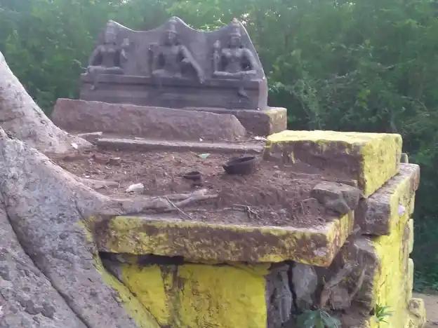 Arulmigu Ayyanar Temple, V. Elavankulam - 625501