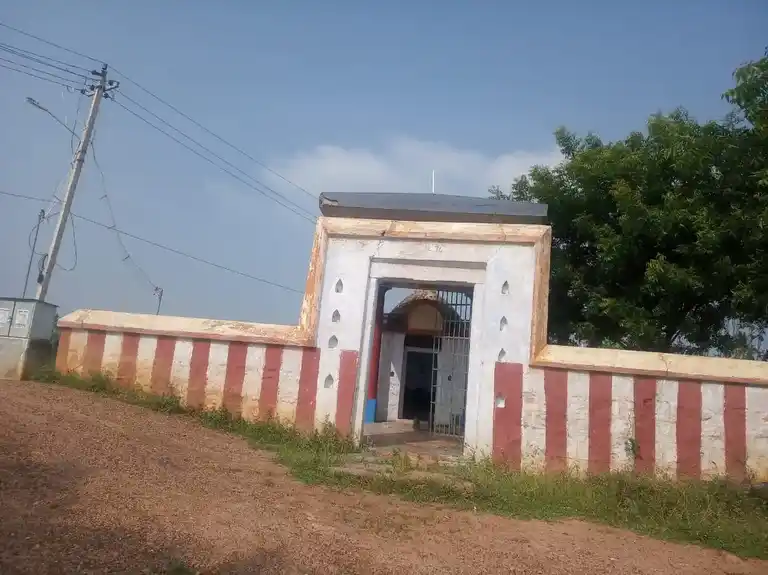 Arulmigu Ayyanar Temple, Vadugapatti - 625018 அய்யனார் கோயில், Vadugapatti - 625018, Madurai - Ancient Temple Architecture and History Image 3