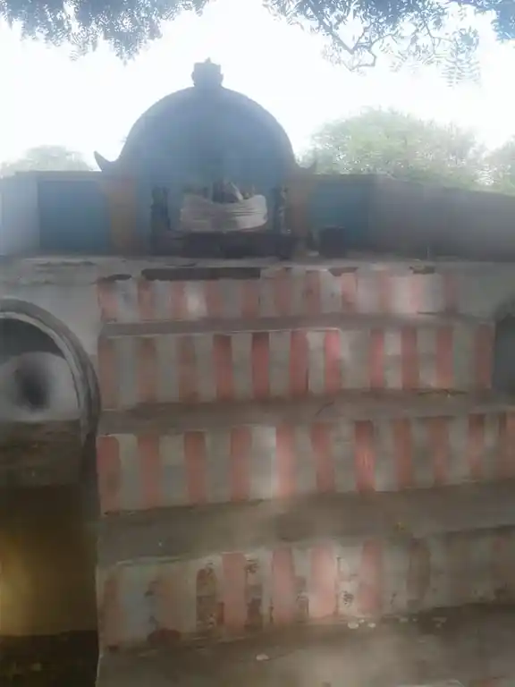 Arulmigu Ayyanar Temple, Vallakulam - 625402 அய்யனார் கோயில், Vallakulam - 625402, Madurai - Ancient Temple Architecture and History Image 3