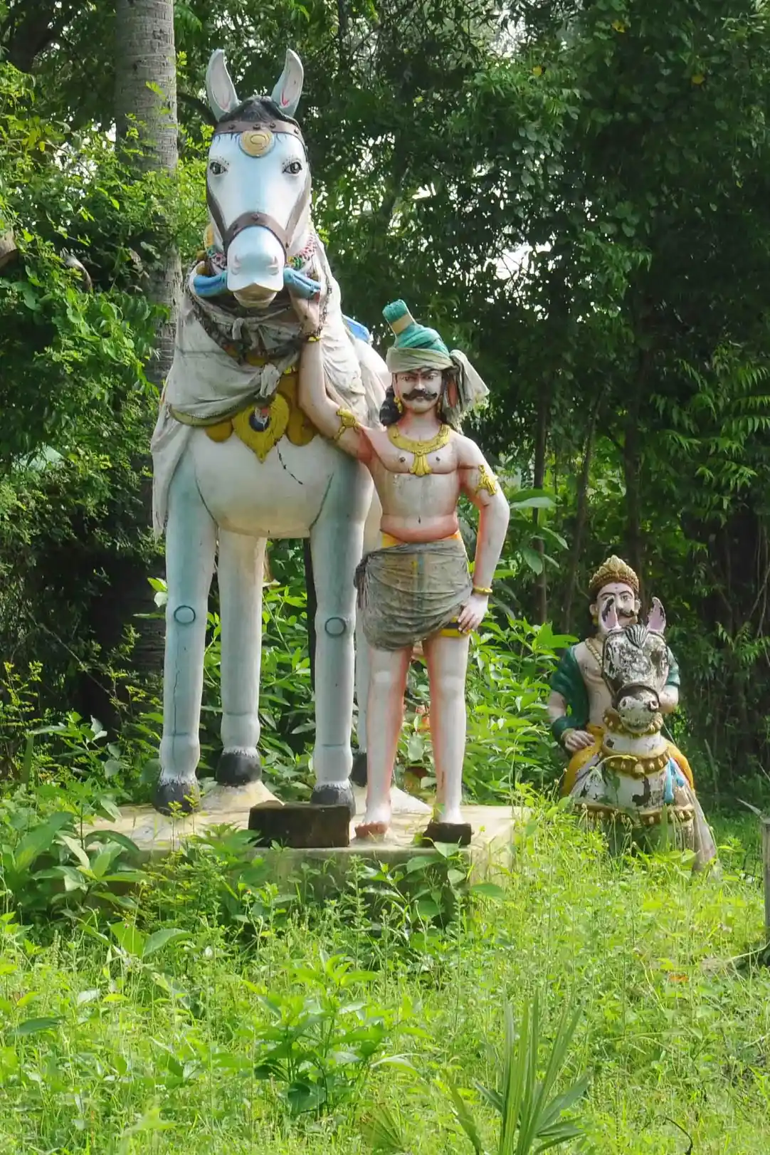 Arulmigu Ayyanar Temple, Vasistacheri - 609306 அ/மி.அய்யனார் திருக்கோயில், Vasistacheri - 609306, Mayiladuthurai - Ancient Temple Architecture and History Image 2