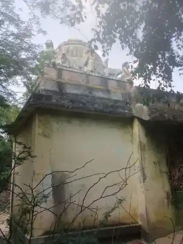 Arulmigu Ayyanar Temple, Vathavaneri - 623705 அருள்மிகு.அய்யனார்கோயில், தேவனேரி , பரமக்குடி வட்டம், இராமநாதபுரம் மாவட்டம் கோயில், Vathavaneri - 623705, Ramanathapuram - Ancient Temple Architecture and History Image 2