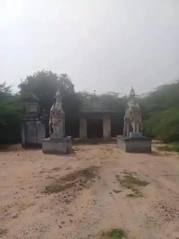 Arulmigu Ayyanar Temple, Vathavaneri - 623705 அருள்மிகு.அய்யனார்கோயில், தேவனேரி , பரமக்குடி வட்டம், இராமநாதபுரம் மாவட்டம் கோயில், Vathavaneri - 623705, Ramanathapuram - Ancient Temple Architecture and History Image 4