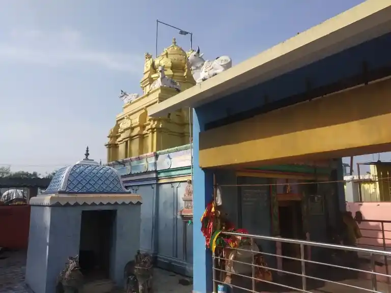 Arulmigu Ayyanarappan alias Mannarsamy Temple, Irumpedu - 632301 அருள்மிகு ஐயனாரப்பன் என்கிற மன்னார்சாமி திருக்கோயில், இரும்பேடு - 632301, Tiruvannamalai - Ancient Temple Architecture and History Image 3