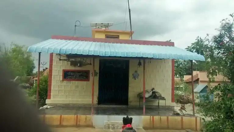 Arulmigu Ayyanarappan Temple, Arasiramani Bit.1 - 637104 அருள்மிகு அய்யனாரப்பன் திருக்கோயில், Arasiramani Bit.1 - 637104, Salem - Ancient Temple Architecture and History Image 2