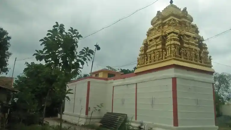 Arulmigu Ayyanarappan Temple, Arasiramani Bit.1 - 637104 அருள்மிகு அய்யனாரப்பன் திருக்கோயில், Arasiramani Bit.1 - 637104, Salem - Ancient Temple Architecture and History Image 4