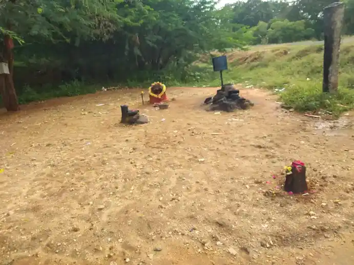 Arulmigu Ayyannar Temple, Rachandar Thirumalai - 621313 அருள்மிகு அய்யனார் திருக்கோயில், - 621313, Karur - Ancient Temple Architecture and History Image 4