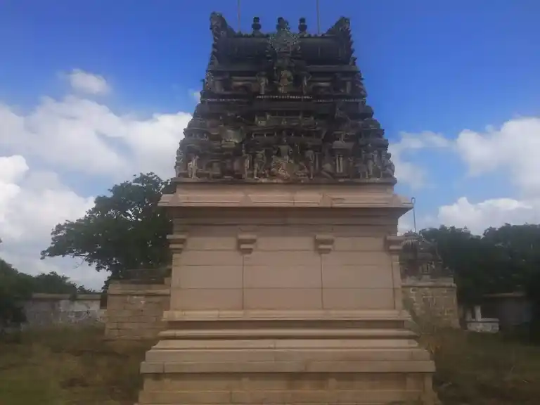 Arulmigu Azhaganatchiyamman Karuppannaswamy Mariyamman Bhagavathiyammantemple, Palaiyajeyankondam - 639102 Arulmigu Azhaganatchiyamman Karuppannaswamy Mariyamman Bhagavathiyammantemple, Palaiyajeyankondam - 639102, Karur - Ancient Temple Architecture and History Image 3