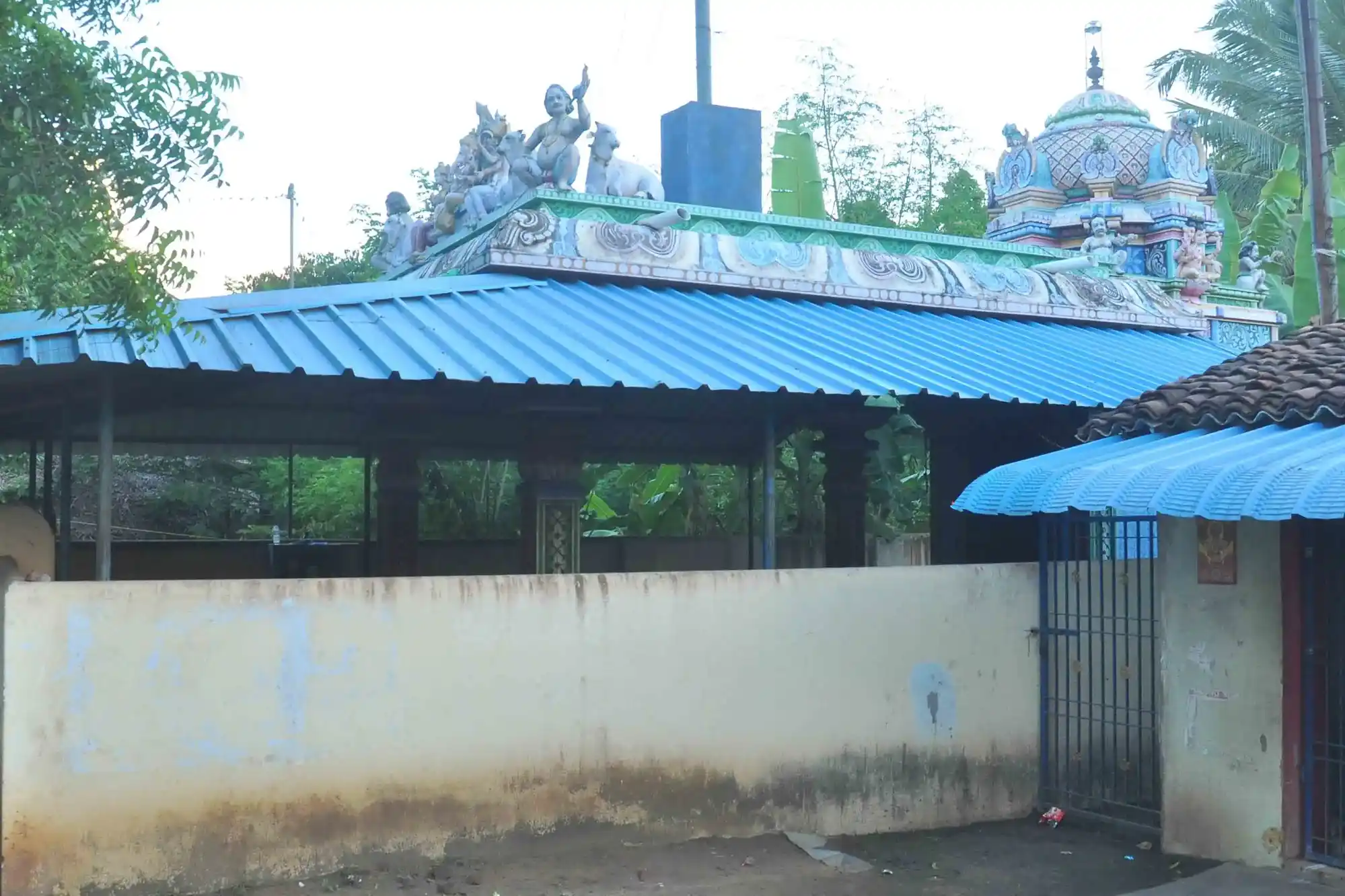 Arulmigu Azhagapillaiyar Temple, Arumbakkam - 609106 Arulmigu Azhagapillaiyar Temple, Arumbakkam - 609106, Mayiladuthurai - Ancient Temple Architecture and History Image 4