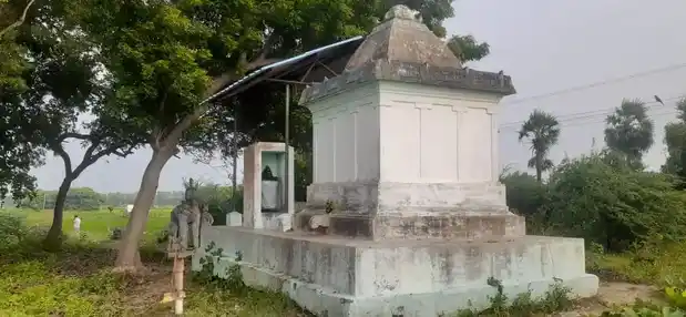 Arulmigu Azhagiya Ayyanar Temple, Kargudi - 609204 Arulmigu Azhagiya Ayyanar Temple, Kargudi - 609204, Mayiladuthurai - Ancient Temple Architecture and History Image 2