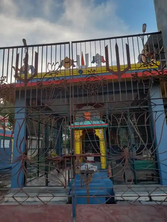 Arulmigu Azhagiya Manavaala Sundara Narayana Perumal Temple, Paaranji - 632510 அருள்மிகு அழகிய சுந்தர நாராயன பெருமாள் திருக்கோயில், பாராஞ்சி - 632510, Ranipet - Ancient Temple Architecture and History Image 3