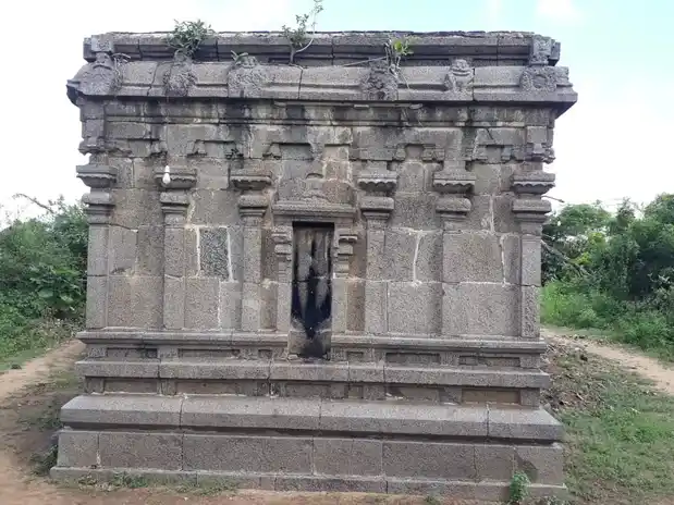 Arulmigu Azhagiya Manavala Perumal, Renugambal Amman Temple, Earivai - 631605 Arulmigu Azhagiya Manavala Perumal, Renugambal Amman Temple, Earivai - 631605, Kancheepuram - Ancient Temple Architecture and History Image 4