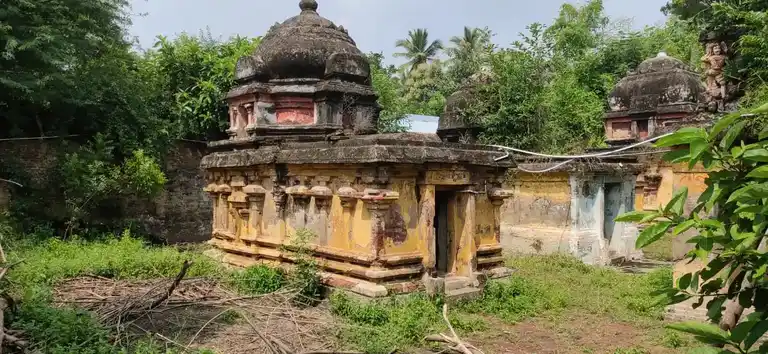 Arulmigu Azhagiyanatha Swamy Temple, Chozhampettai - 609003 Arulmigu Azhagiyanatha Swamy Temple, Chozhampettai - 609003, Mayiladuthurai - Ancient Temple Architecture and History Image 7
