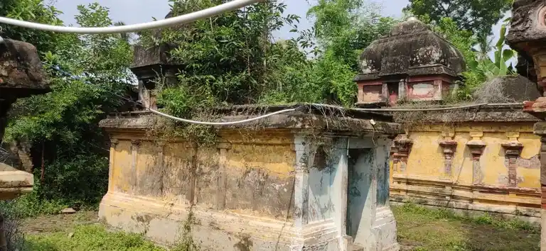 Arulmigu Azhagiyanatha Swamy Temple, Chozhampettai - 609003 Arulmigu Azhagiyanatha Swamy Temple, Chozhampettai - 609003, Mayiladuthurai - Ancient Temple Architecture and History Image 8