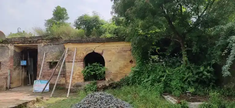 Arulmigu Azhagiyanatha Swamy Temple, Chozhampettai - 609003 Arulmigu Azhagiyanatha Swamy Temple, Chozhampettai - 609003, Mayiladuthurai - Ancient Temple Architecture and History Image 10