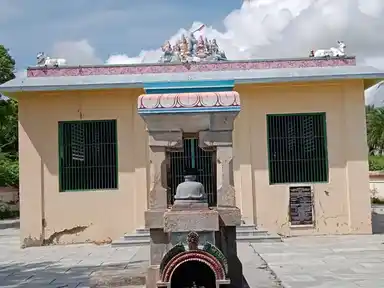 Arulmigu Azhagiyanathaswamy Temple, Naduva Kalappal - 614710 அருள்மிகு அழகியநாதசுவாமி திருக்கோயில், Naduva Kalappal - 614710, Thiruvarur - Ancient Temple Architecture and History Image 3