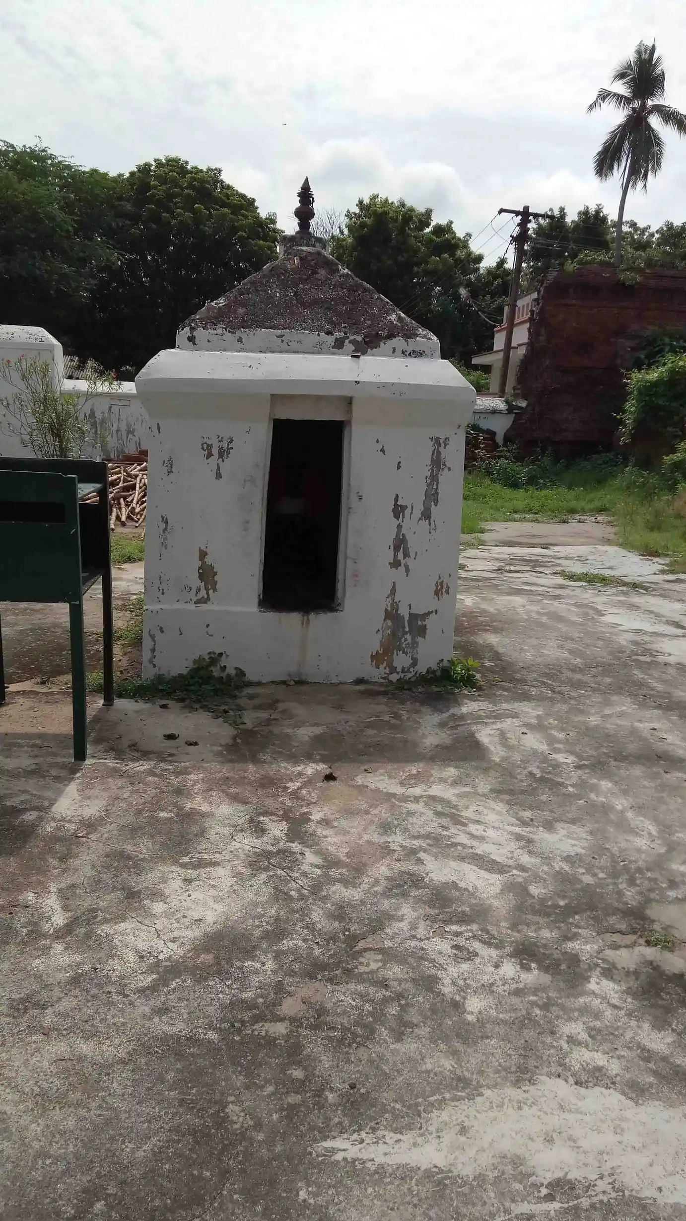 Arulmigu Azhagiyaperumal Temple, Sathiyavadi - 606110 அருள்மிகு அழகியபெருமாள் திருக்கோயில், சத்தியவாடி - 606110, Cuddalore - Ancient Temple Architecture and History Image 3