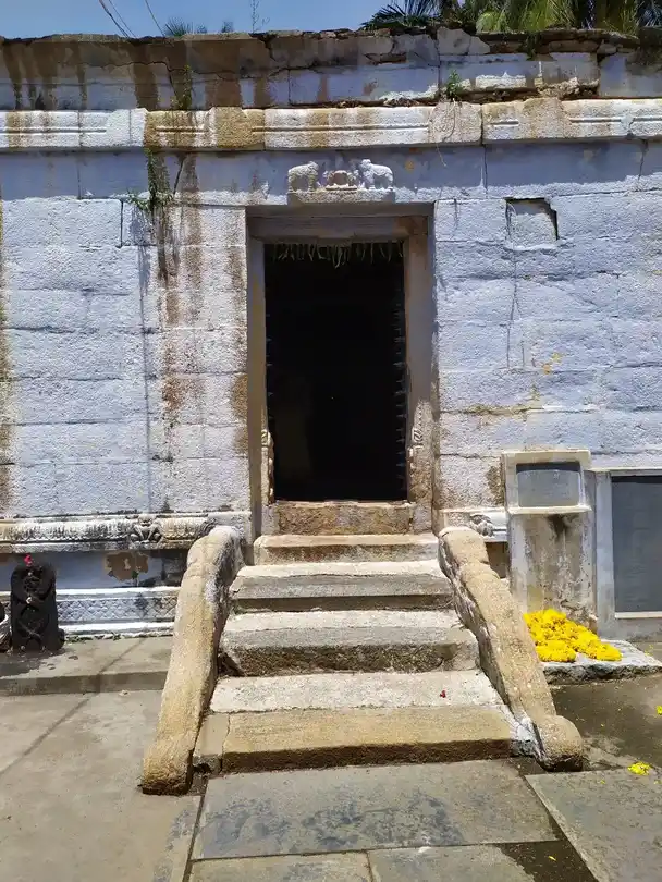 Arulmigu Azhaguraya Perumal Temple, Illupuli - 637202