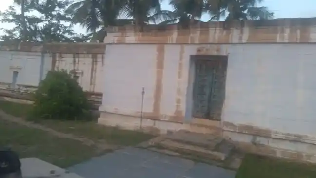 Arulmigu Azhaguraya Perumal Temple, Illupuli - 637202 அருள்மிகு அழகுராயப்பெருமாள் திருக்கோயில், Illupuli - 637202, Namakkal - Ancient Temple Architecture and History Image 3