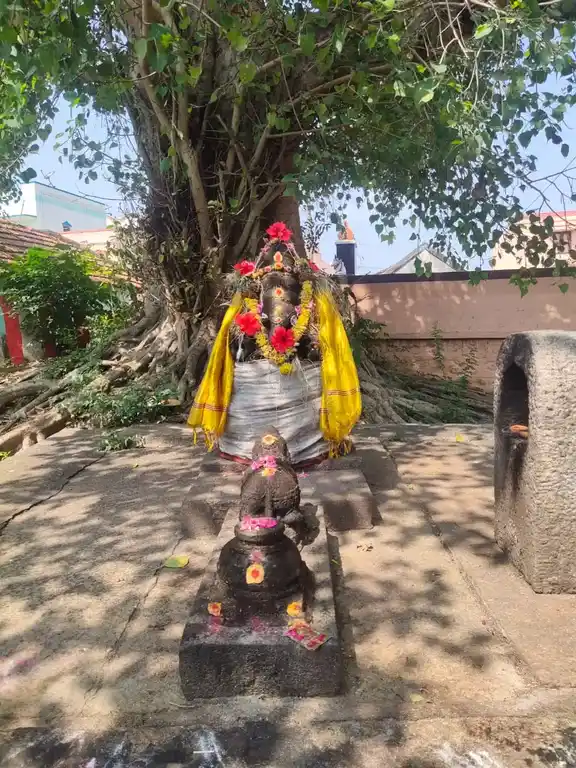 Arulmigu Azhakiya Vinayagar Temple, Sunnampiruppu - 630211 அருள்மிகு. அழகிய விநாயகர் திருக்கோயில், Sunnampiruppu - 630211, Sivagangai - Ancient Temple Architecture and History Image 2