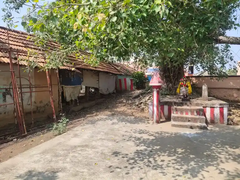 Arulmigu Azhakiya Vinayagar Temple, Sunnampiruppu - 630211 அருள்மிகு. அழகிய விநாயகர் திருக்கோயில், Sunnampiruppu - 630211, Sivagangai - Ancient Temple Architecture and History Image 3