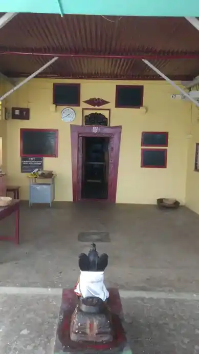 Arulmigu Azhaku Thirumalai Raya Perumal Temple, Arthanaripalayam, Pollachi - 642007 அருள்மிகு அழகுதிருமலைராயப்பெருமாள் திருக்கோயில், Arthanaripalayam, Pollachi - 642007, Coimbatore - Ancient Temple Architecture and History Image 2