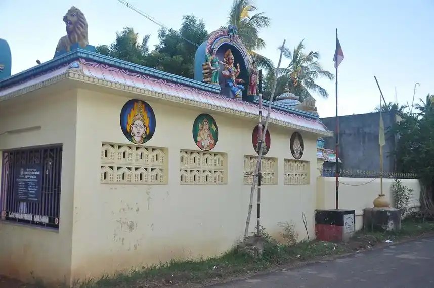 Arulmigu Azhakunachiamman Temple, Erakaram - 612303 Arulmigu Azhakunachiamman Temple, Erakaram - 612303, Thanjavur - Ancient Temple Architecture and History Image 2