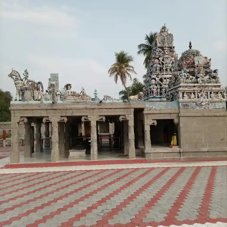 Arulmigu Azhiyaelankaiamman Temple, Koonavelampattipudur - 637401 அருள்மிகு அழியா இலங்கையம்மன் திருக்கோயில், கூனவேலாம்பட்டிபுதூர் - 637401, Namakkal - Ancient Temple Architecture and History Image 2