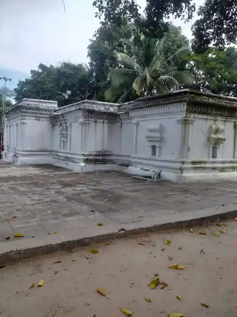 Arulmigu Badrakaliamman, Osamari Mariamman Temple, Adiyamankottai - 636807 Arulmigu Badrakaliamman, Osamari Mariamman Temple, Adiyamankottai - 636807, Dharmapuri - Ancient Temple Architecture and History Image 4