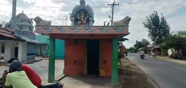 Arulmigu Badrakaliamman Temple, Near Pennagaram Court, Paruvathanahalli - 636810 அருள்மிகு பத்ர காளியம்மன் திருக்கோயில், Near Pennagaram Court, Paruvathanahalli - 636810, Dharmapuri - Ancient Temple Architecture and History Image 4