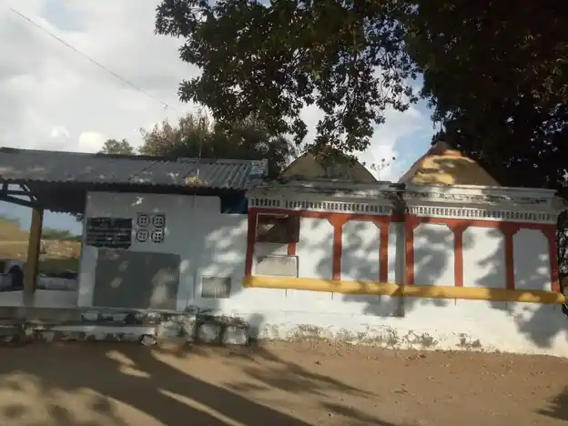 Arulmigu Bagavathiamman Aravandiamman Temple, Thipramahadevi - 637409 அருள்மிகு பகவதியம்மன் மற்றும் அரவாண்டியம்மன் திருக்கோயில், Thipramahadevi - 637409, Namakkal - Ancient Temple Architecture and History Image 3