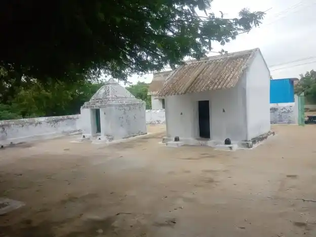 Arulmigu Bagavathiamman Temple, Reddaikinaru - 638055 அருள்மிகு பகவதியம்மன் மற்றும் மாரியம்மன் திருக்கோயில், Reddaikinaru - 638055, Tiruppur - Ancient Temple Architecture and History Image 2