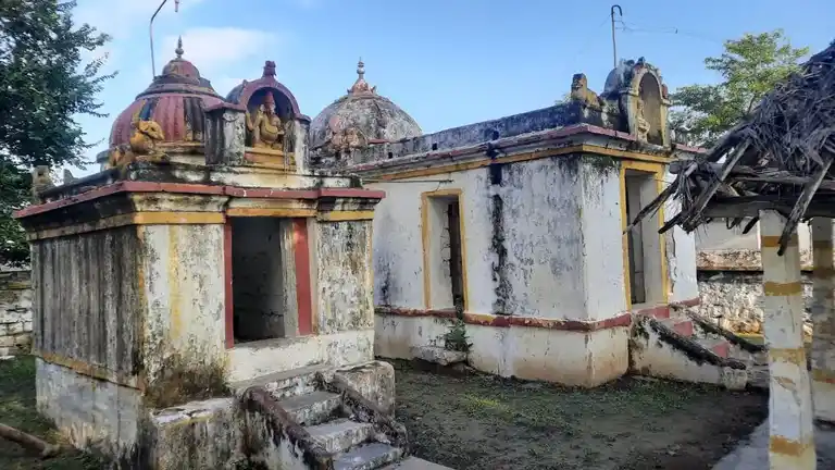 Arulmigu Bagavathiyamman Temple, Eruthuppatti - 622101 அருள்மிகு பகவதியம்மன் திருக்கோயில், Eruthuppatti - 622101, Pudukkottai - Ancient Temple Architecture and History Image 4