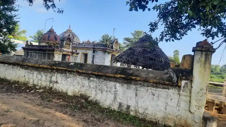 Arulmigu Bagavathiyamman Temple, Eruthuppatti - 622101 அருள்மிகு பகவதியம்மன் திருக்கோயில், Eruthuppatti - 622101, Pudukkottai - Ancient Temple Architecture and History Image 6