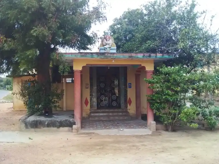 Arulmigu Bahavathiyamman Temple, Karuvapulanpatti - 622409 அருள்மிகு பகவதியம்மன் திருக்கோயில், Karuvapulanpatti - 622409, Pudukkottai - Ancient Temple Architecture and History Image 5