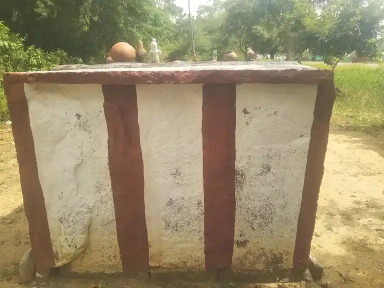 Arulmigu Balaguri Dedukaragam Temple, Balaguri, Sokkadi - 635122 அருள்மிகு பாலகுறி தேடுகரகம் திருக்கோயில், பாலகுறி - 635122, Krishnagiri - Ancient Temple Architecture and History Image 3