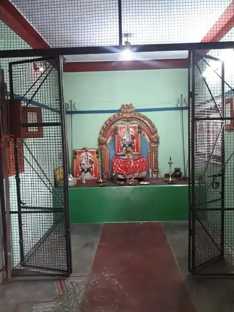 Arulmigu Balagurunathaswamy Angala Eswari Temple, Neerathan - 625218 அருள்மிகு பாலகுருநாதசுவாமி அங்காளஈஸ்வரி திருக்கோயில், Neerathan - 625218, Madurai - Ancient Temple Architecture and History Image 5