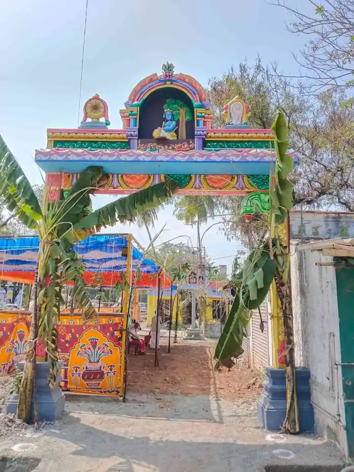 Arulmigu Balakrishnaswamy Temple, Thevathanapatti - 625602 அருள்மிகு பாலகிருஷ்ணசாமி திருக்கோயில், Thevathanapatti - 625602, Theni - Ancient Temple Architecture and History Image 3